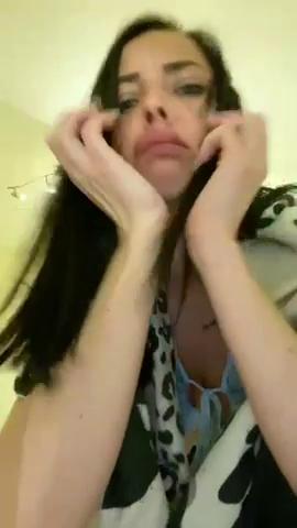 Anna’s Amateur Allure: Big Tits Babe in Raw Porn