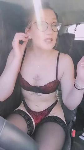 Blonde MILF Teases Her Big Amateur Ass in Car Solo