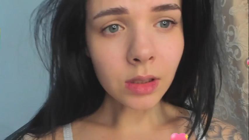 Cute MILF’s Solo Fuck Session: Amateur Mature Porn