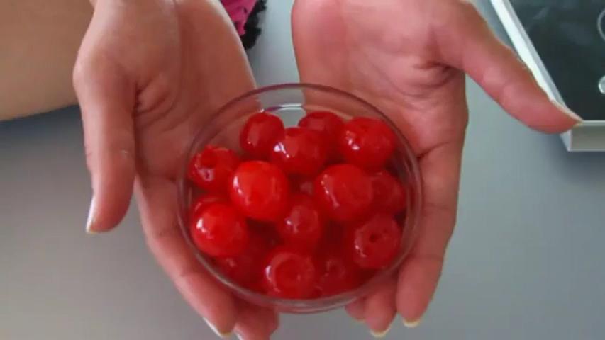 Emy Reyes & Vicki Chase: Buxom Babes with Big Asses in Porn