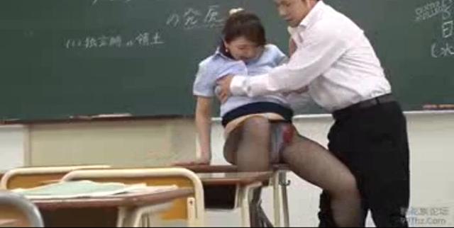 Voluptuous Curves and Intimate Oral Pleasures Unleashed