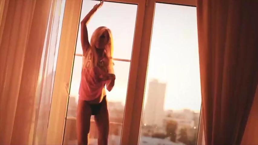 Young Wife’s Backdoor Encounter: Big Tits, Ass & Blowjob Action